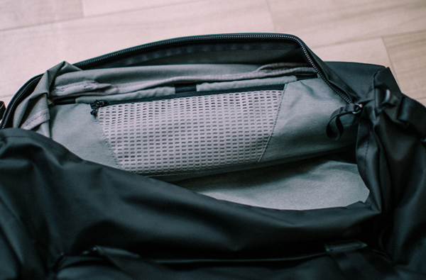 メッシュポケット