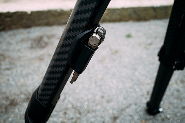 六角レンチを忍ばす