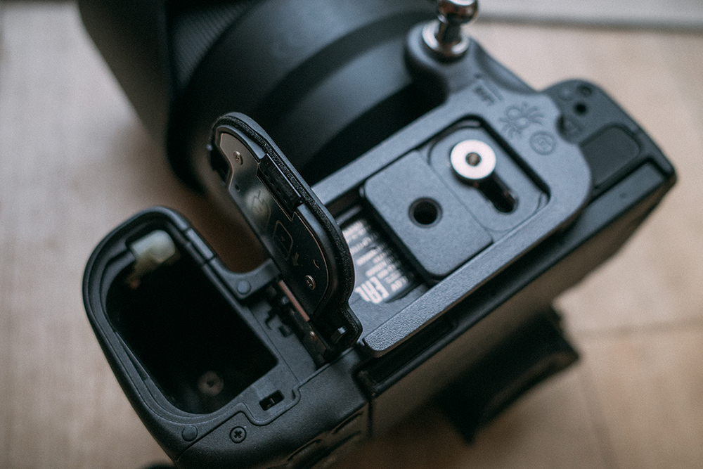 EOS Rにplate取り付け