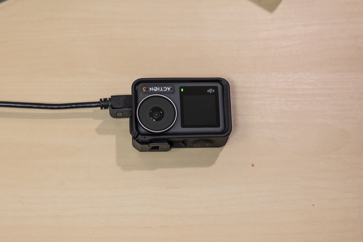 DJI OSMO ACTION 3保護ケースから給電