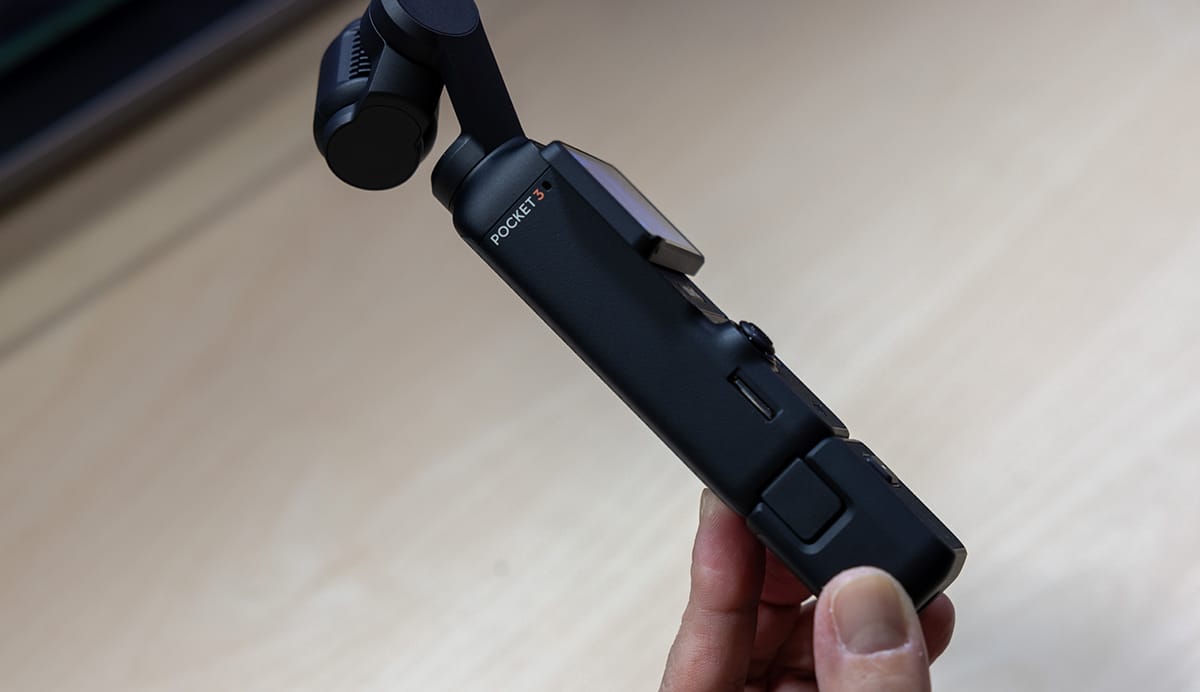 DJI OSMO POCKET 3 SDカード挿入口