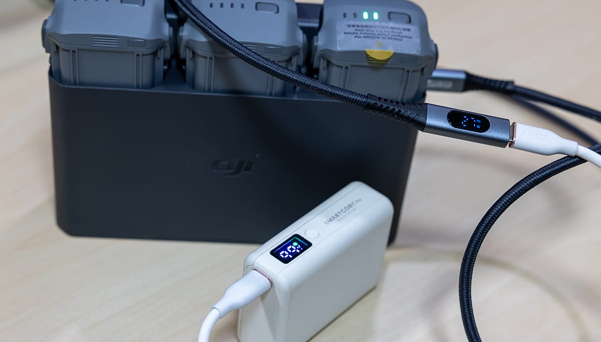 モバイルバッテリーで充電